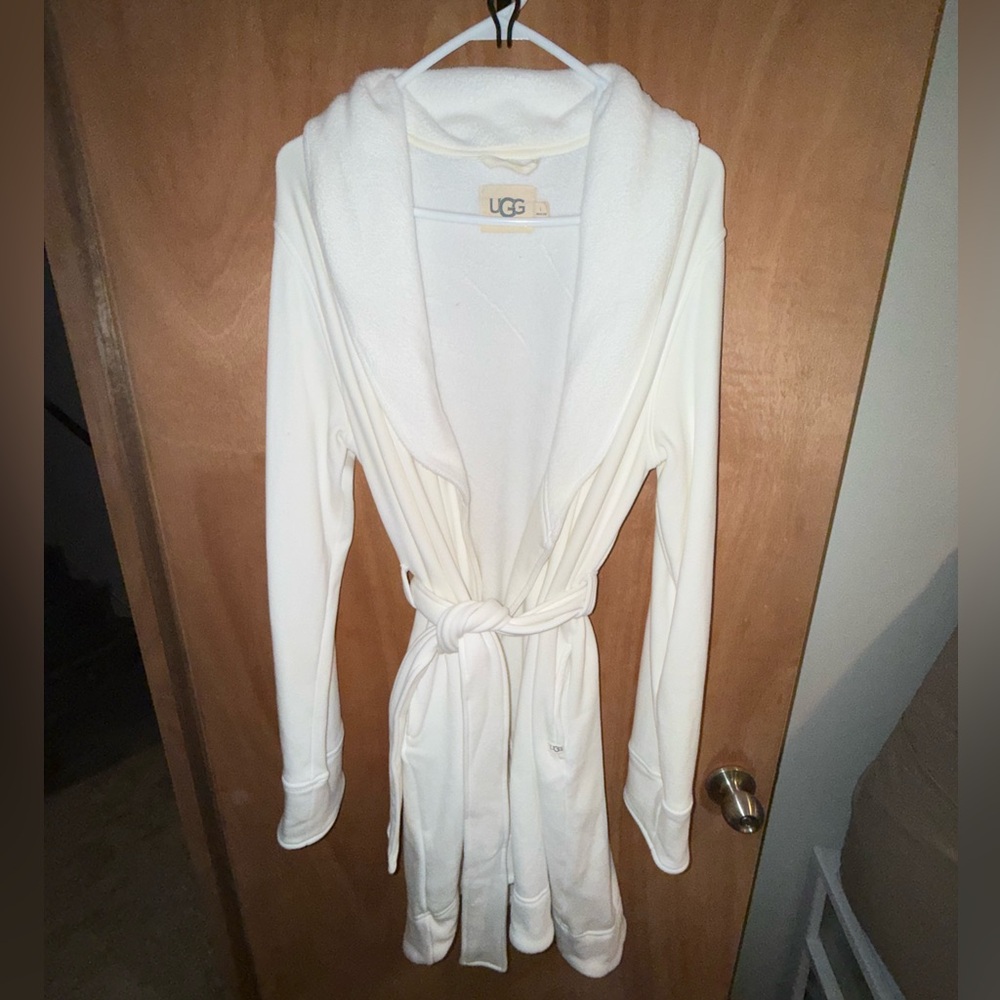 UGG Off-White Robe - Picture 6 of 6